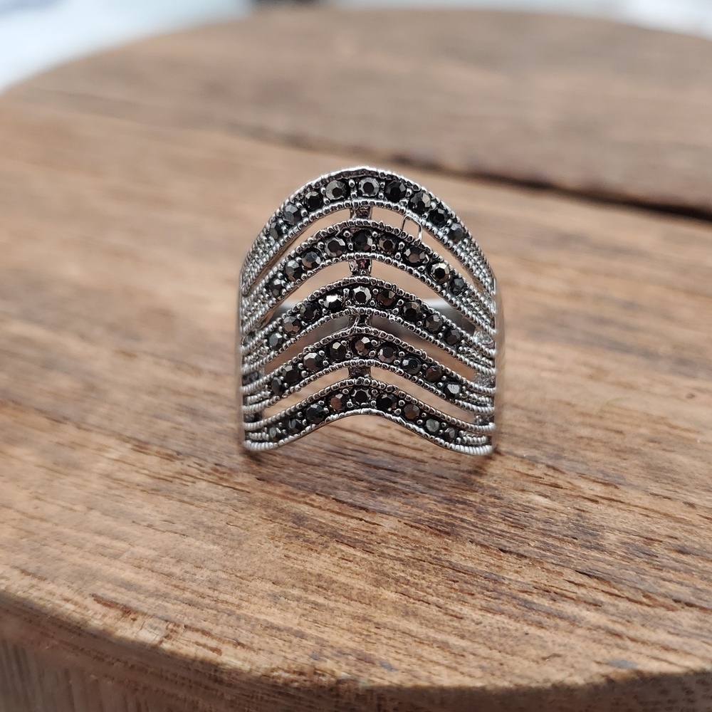 Vintage-Inspired Black Stone Chevron Ring - Women Jewelry Size 6.5 925 R821 - Picture 2 of 2